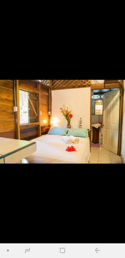 Hostal Cecilia Puerto Viejo de Talamanca 外观 照片