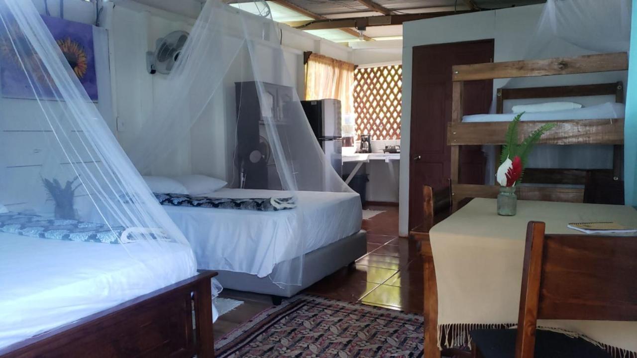 Hostal Cecilia Puerto Viejo de Talamanca 外观 照片