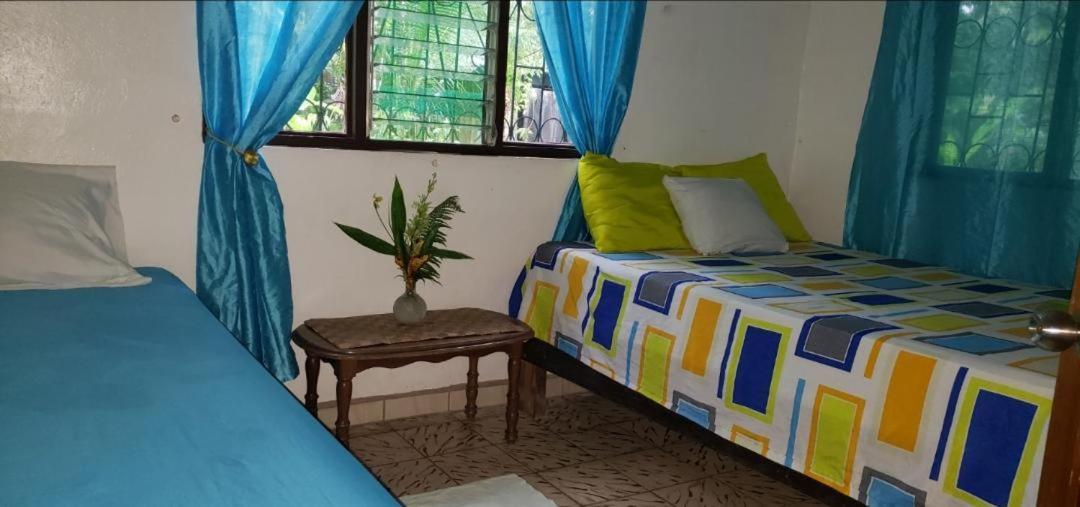 Hostal Cecilia Puerto Viejo de Talamanca 外观 照片