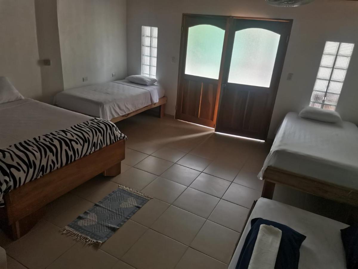 Hostal Cecilia Puerto Viejo de Talamanca 外观 照片
