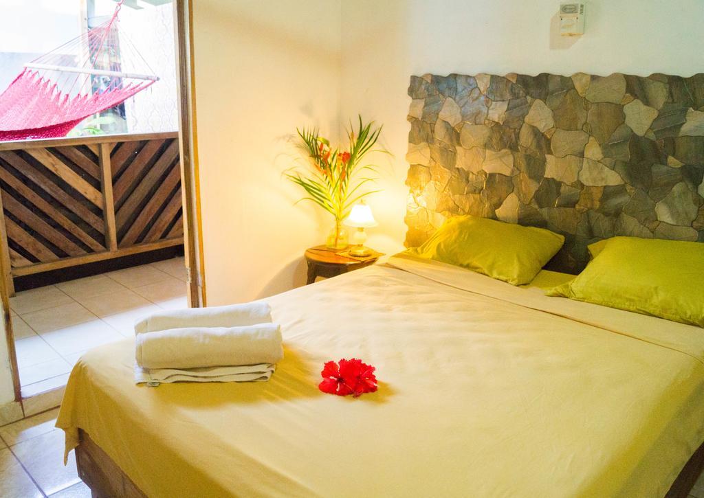 Hostal Cecilia Puerto Viejo de Talamanca 外观 照片