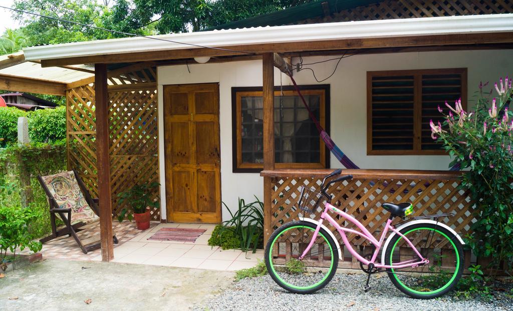 Hostal Cecilia Puerto Viejo de Talamanca 外观 照片