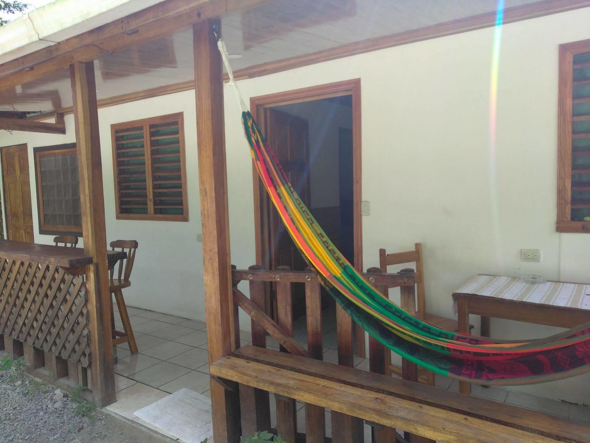 Hostal Cecilia Puerto Viejo de Talamanca 外观 照片