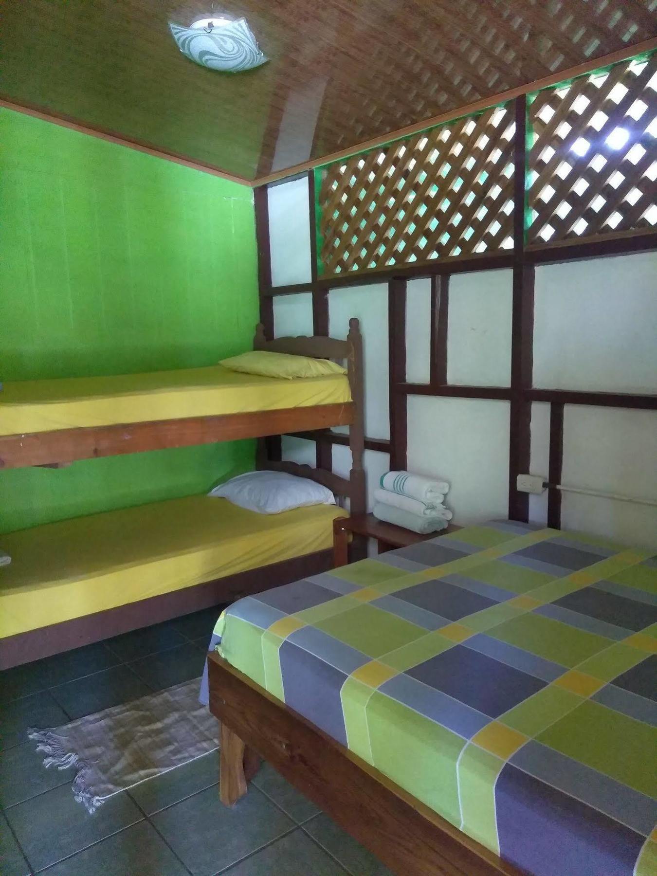 Hostal Cecilia Puerto Viejo de Talamanca 外观 照片