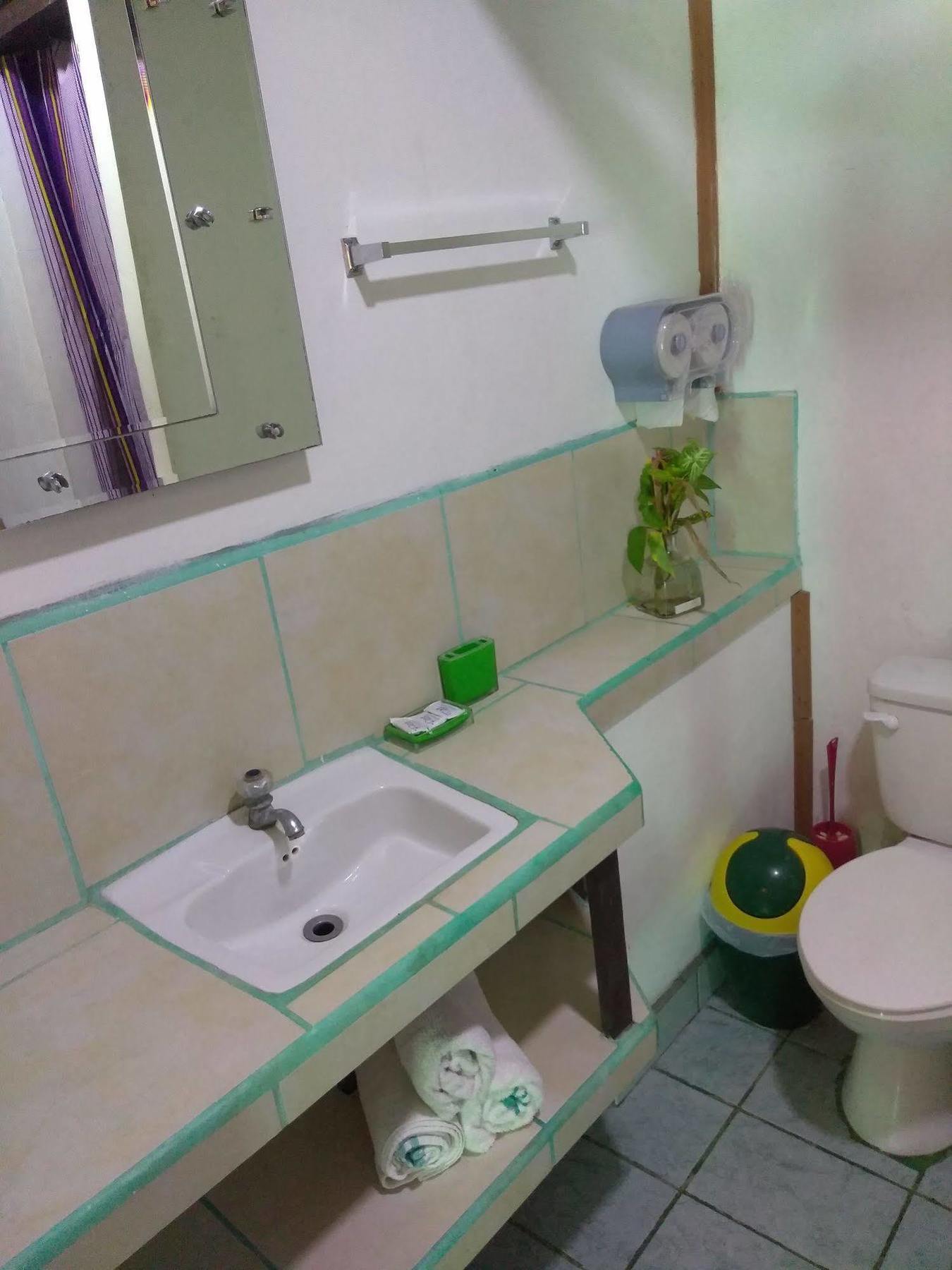 Hostal Cecilia Puerto Viejo de Talamanca 外观 照片