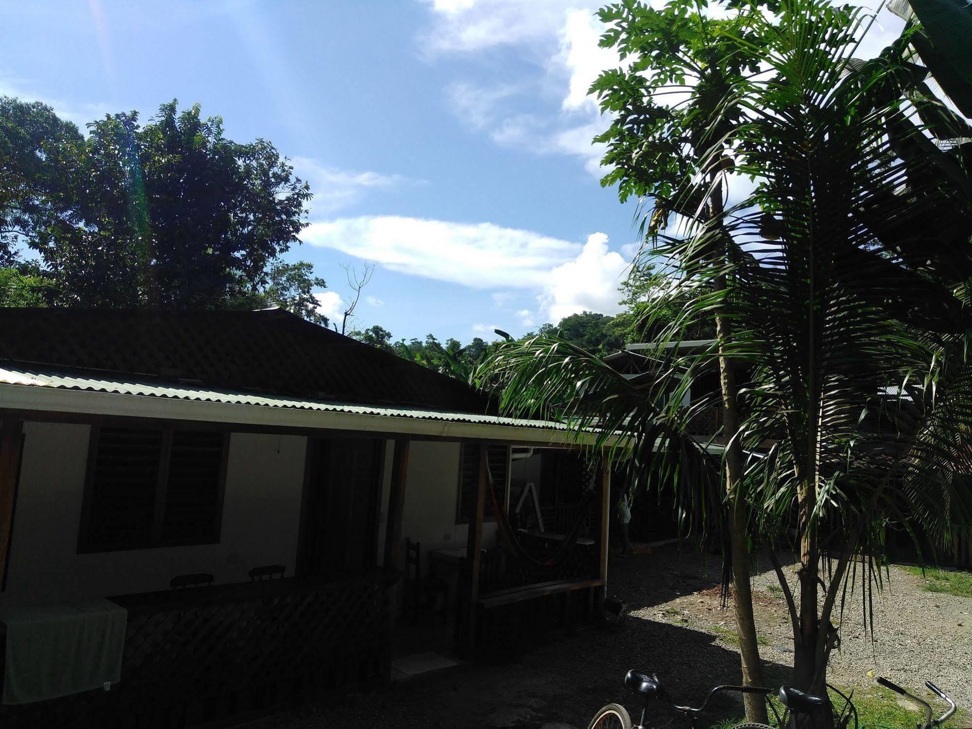 Hostal Cecilia Puerto Viejo de Talamanca 外观 照片