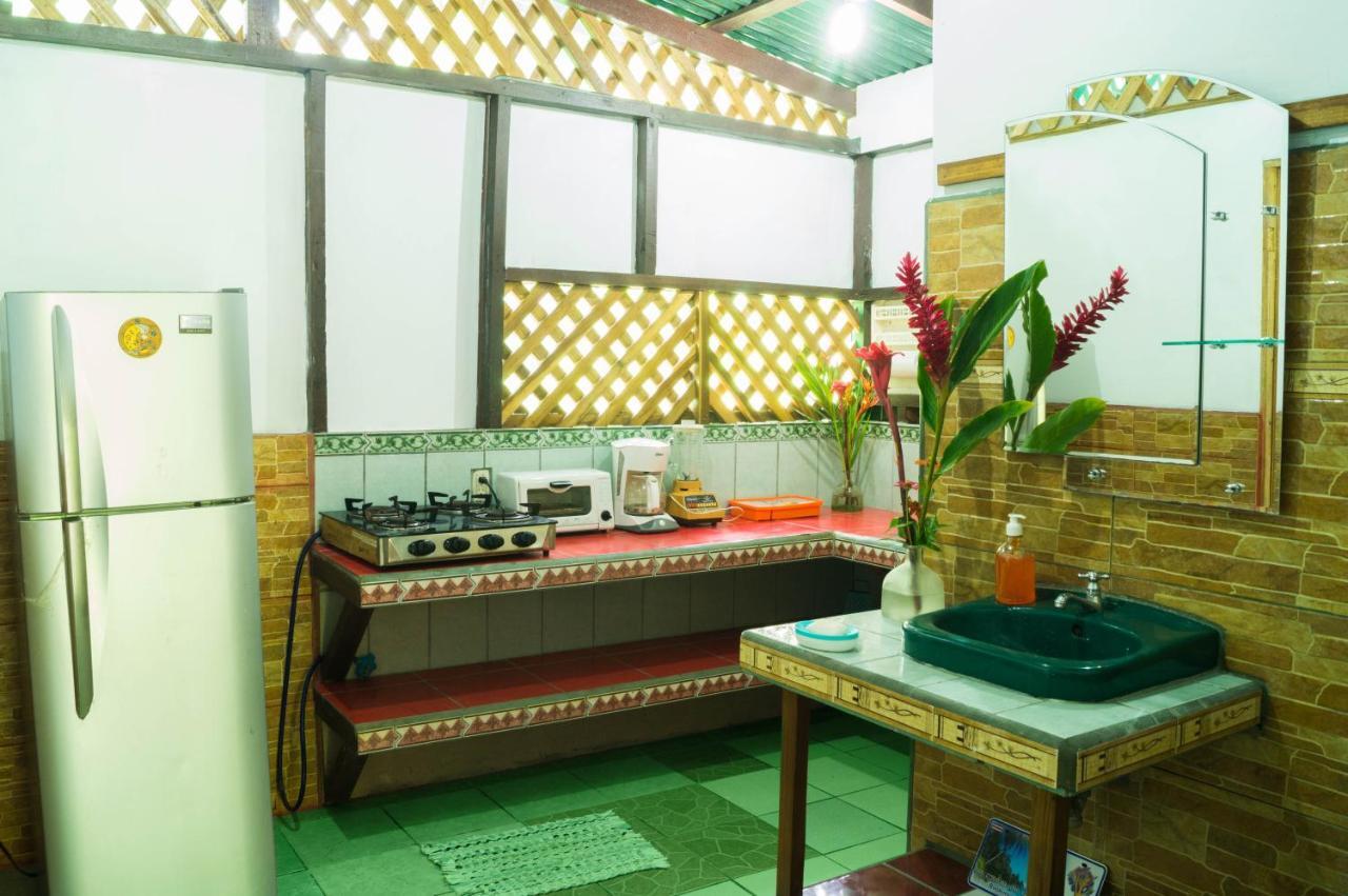Hostal Cecilia Puerto Viejo de Talamanca 外观 照片